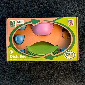 Green Toys Dish Set - New in Box Never Opened